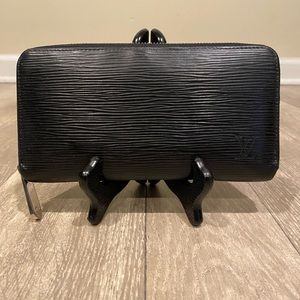 Louis Vuitton Black Epi Leather Zippy Wallet
